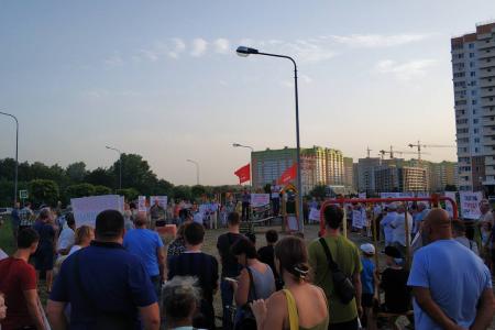 Краснодар. В микрорайоне Гидростроителей по инициативе КПРФ состоялся протестный митинг