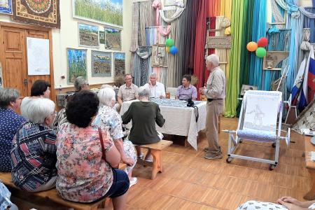 Костромские коммунисты посетили Большую Костромскую льняную мануфактуру