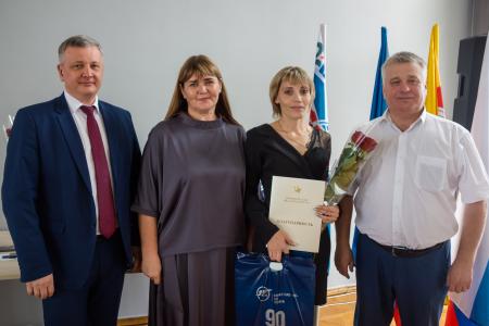 Коммунисты поздравили воронежских самолетостроителей