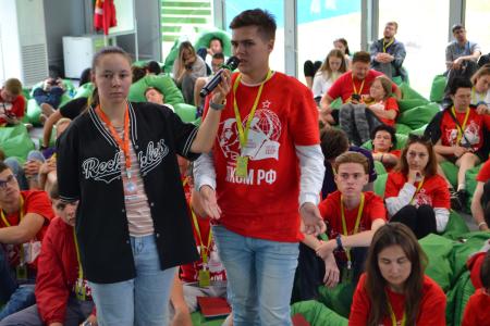 Секретарь ЦК ЛКСМ РФ Ярослав Листов разоблачил антисоветские мифы на «Территории смыслов»