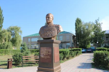 Саратовская область. Ольга Алимова с рабочим визитом посетила Ровенский район