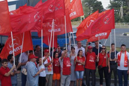 Лидер ставропольских коммунистов Виктор Гончаров: Наша помощь бойцам и жителям Донбасса ещё остро необходима!