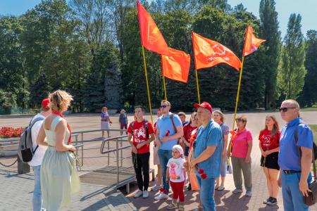 Курские коммунисты почтили память моряков-подводников