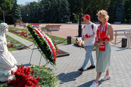 Курские коммунисты почтили память моряков-подводников