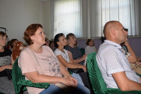 Новосибирская область. Ренат Сулейманов провел показ фильма «Красное знамя над непокоренным Донбассом» в Куйбышеве