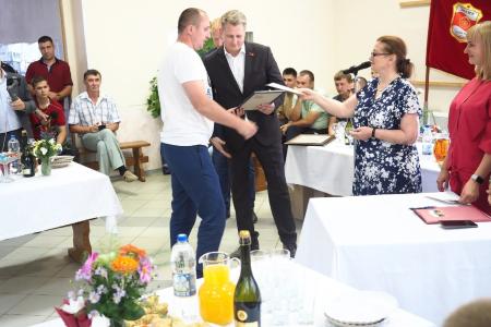Кандидат в губернаторы Свердловской области Александр Ивачёв встретил День строителя на народном предприятии «Знамя»