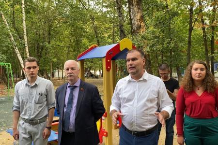 Москва. Депутаты и кандидаты от КПРФ встретились с жителями района Марфино