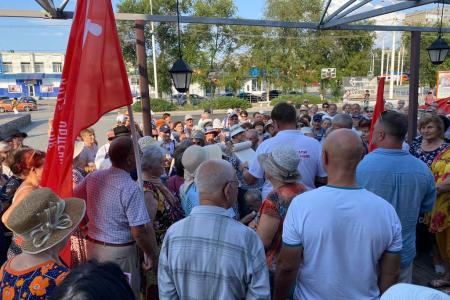 «На ветеранах труда экономить стыдно!». Акции протеста в Ростовской области