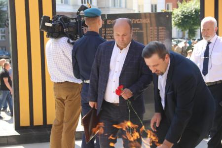 Рязанские депутаты-коммунисты приняли участие в торжественных мероприятиях, посвященных Дню ВДВ
