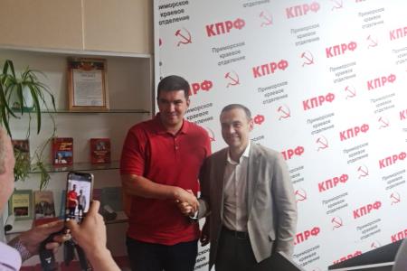Ю.В. Афонин на встрече с коммунистами Владивостока: Даже в условиях капиталистической России наша партия демонстрирует опыт созидания