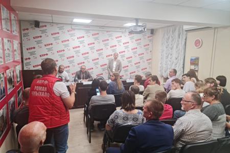 Ю.В. Афонин на встрече с коммунистами Владивостока: Даже в условиях капиталистической России наша партия демонстрирует опыт созидания