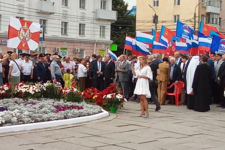 Г.А. Зюганов принял участие в церемонии подъема дубликата Красного флага над Орлом