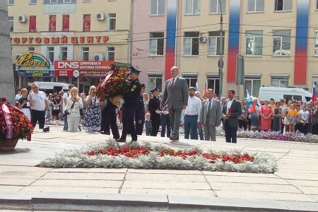 Г.А. Зюганов принял участие в церемонии подъема дубликата Красного флага над Орлом
