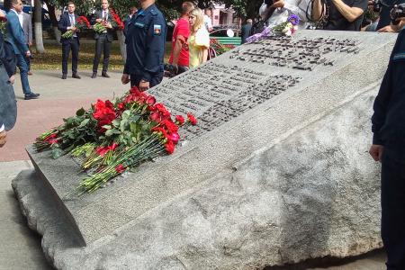 Г.А. Зюганов принял участие в церемонии подъема дубликата Красного флага над Орлом