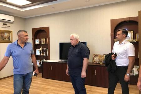 Делегация КПРФ во главе с Казбеком Тайсаевым находится с рабочим визитом на Донбассе