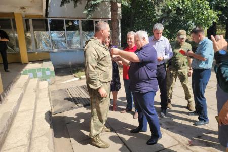 Делегация КПРФ во главе с Казбеком Тайсаевым находится с рабочим визитом на Донбассе