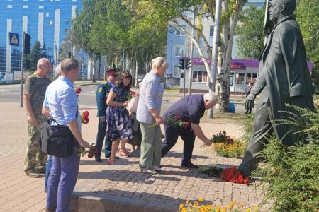 Рабочая поездка делегации КПРФ во главе с Казбеком Тайсаевым на Донбасс продолжается
