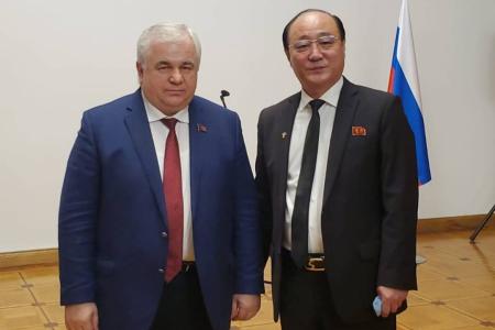 Казбек Тайсаев: «Поздравляем с 77-й годовщиной со дня освобождения Кореи»
