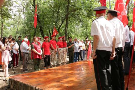 Краснодарский край. Коммунисты Кубани и Дона почтили память красных казаков-героев вблизи станицы Кущевской