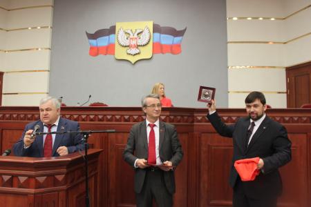 Воюющий Донбасс и КПРФ