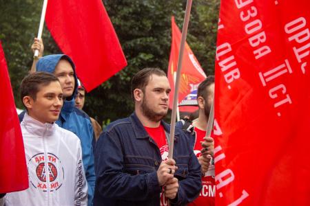 В Томске прошел митинг КПРФ за реализацию программных требований коммунистов