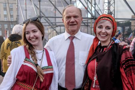 Г.А. Зюганов принял участие в фольклорном фестивале "Орловская мозаика"