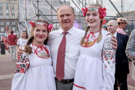 Г.А. Зюганов принял участие в фольклорном фестивале "Орловская мозаика"