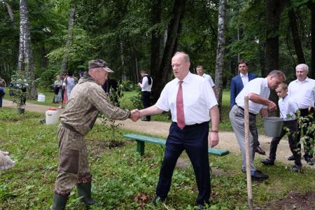 Г.А. Зюганов и А.Е. Клычков посетили природный музей–заповедник И.С. Тургенева «Спасское-Лутовиново»