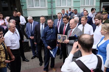 Г.А. Зюганов посетил торжественное собрание и концерт, посвященные 79-летней годовщине освобождения Орла