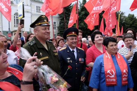 Г.А. Зюганов возложил цветы к памятнику В.И. Ленину в городе Орле