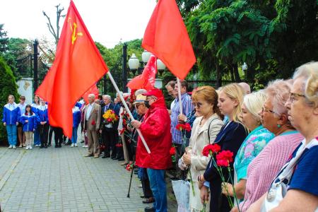 В Воронеже отметили 81-летие со дня основания Воронежского добровольческого коммунистического полка