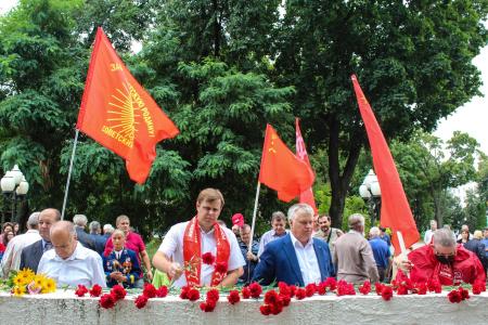 В Воронеже отметили 81-летие со дня основания Воронежского добровольческого коммунистического полка