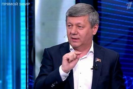 Дмитрий Новиков на Первом канале о необходимости твёрдых ответов на провокации, работе Ельцин-центра и примере Венесуэлы