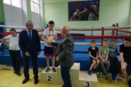 При поддержке руководителя фракции КПРФ в Мособлдуме Александра Наумова прошел спортивный турнир в Озерах