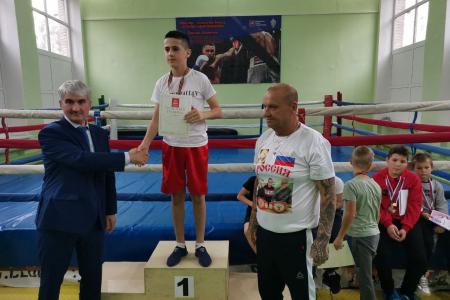 При поддержке руководителя фракции КПРФ в Мособлдуме Александра Наумова прошел спортивный турнир в Озерах