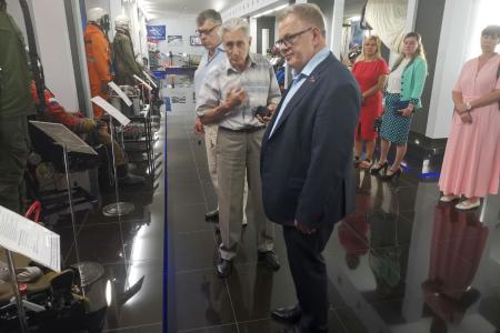 Московская область. Депутаты-коммунисты Мособлдумы Александр Наумов и Олег Емельянов посетили оборонное предприятие АО НПП «Звезда» в Томилино