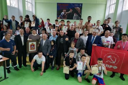 При поддержке руководителя фракции КПРФ в Мособлдуме Александра Наумова прошел спортивный турнир в Озерах