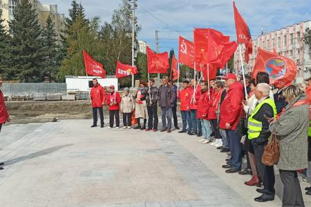 Коммунисты отметили 79-ю годовщину освобождения Брянска от немецко-фашистских захватчиков
