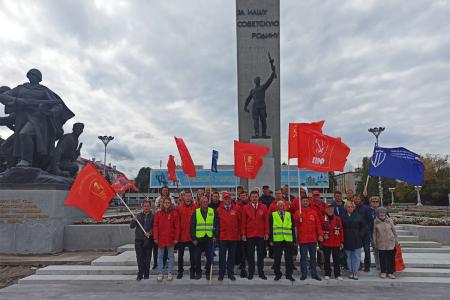 Коммунисты отметили 79-ю годовщину освобождения Брянска от немецко-фашистских захватчиков