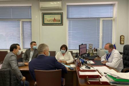 Депутат Госдумы Алексей Куринный встретился с владимирскими врачами