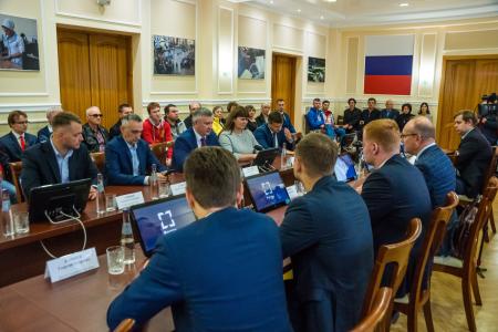 Воронеж. Участники Семинара-совещания руководителей и партактива КПРФ посетили авиазавод