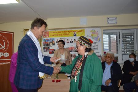 Николай Арефьев проводит встречи с избирателями Калмыкии