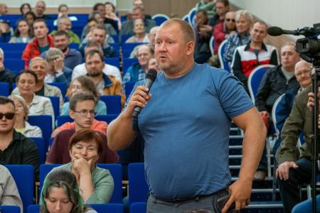 Екатеринбург. Встреча Александра Ивачева и Николая Бондаренко с жителями
