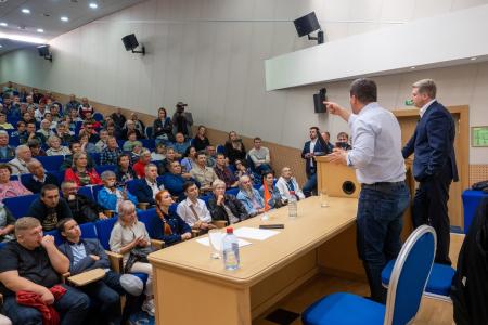 Екатеринбург. Встреча Александра Ивачева и Николая Бондаренко с жителями