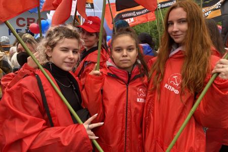 Нижегородские коммунисты приняли участие в митинге в поддержку проходящих референдумов