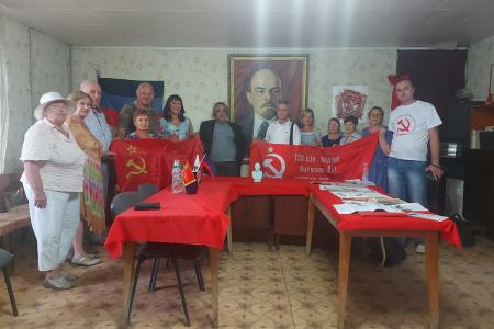 Делегация КПРФ под руководством К.К. Тайсаева почтила память Александра Захарченко в Донецке