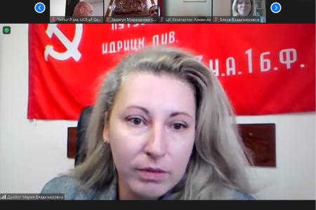 «Вперед, боевые подруги!»
