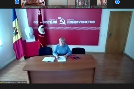 «Вперед, боевые подруги!»