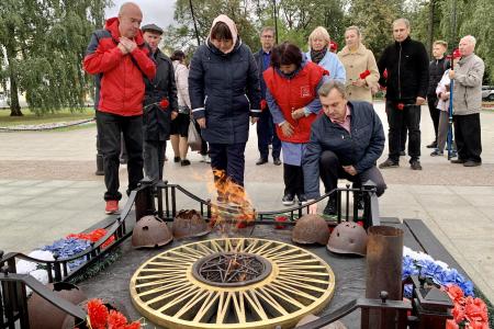Ярославские коммунисты почтили память павших во Второй мировой войне