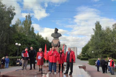 В Рязани состоялся митинг лево-патриотических сил во главе с КПРФ под лозунгом «За народного губернатора!»